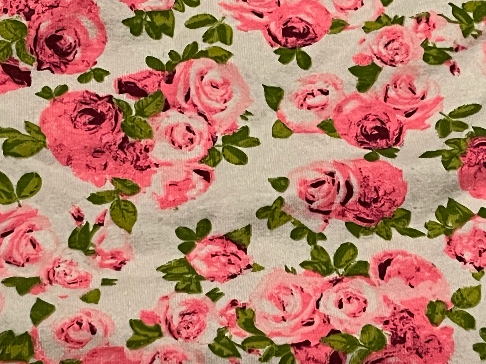 Camiseta curta com flores rosas – photo 16
